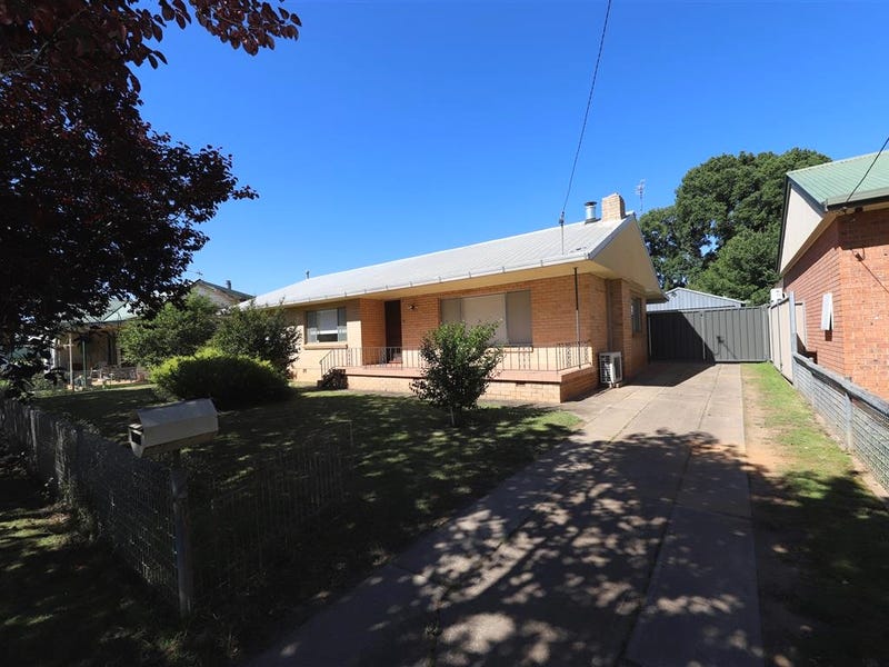 195 Capper Street, Tumut, NSW 2720