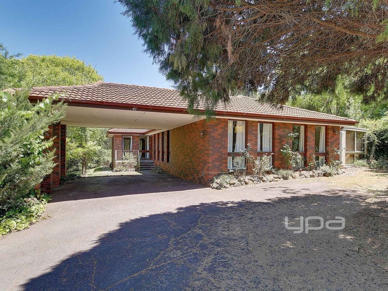 41 Menzies Drive, Sunbury, Vic 3429 Property Details