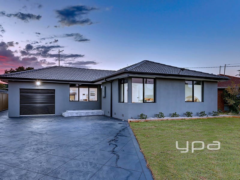 33 Wolverton Drive, Gladstone Park, VIC 3043