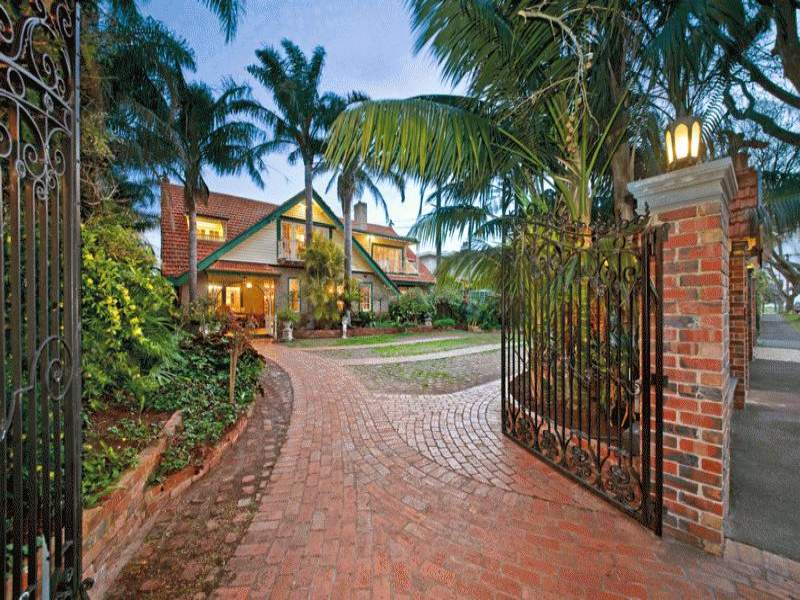 9 Chatsworth Avenue, Brighton, Vic 3186 Property Details