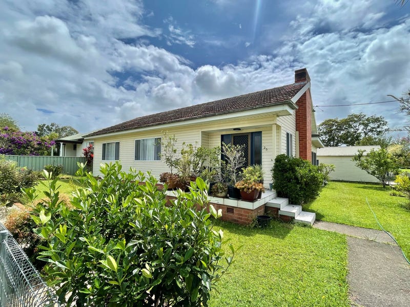 25 Chatham Avenue, Taree, NSW 2430