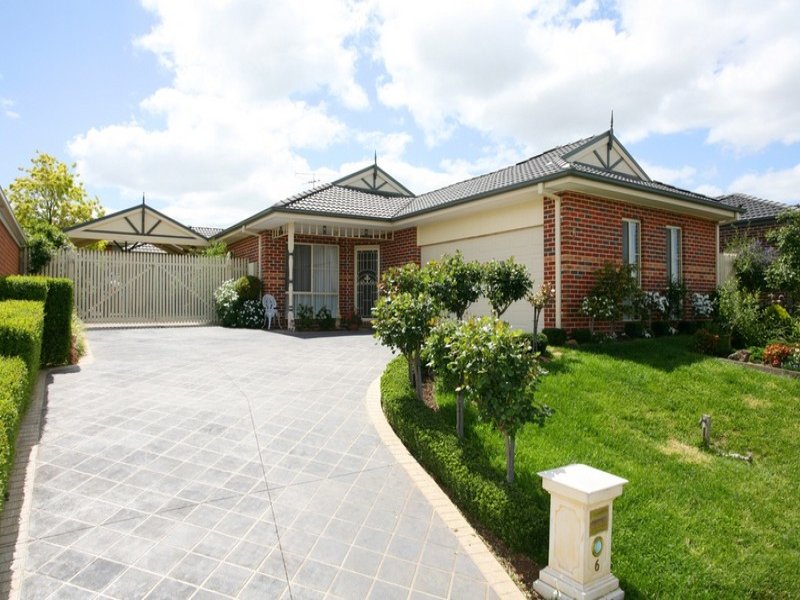 6 Paxton Close, Berwick, VIC 3806