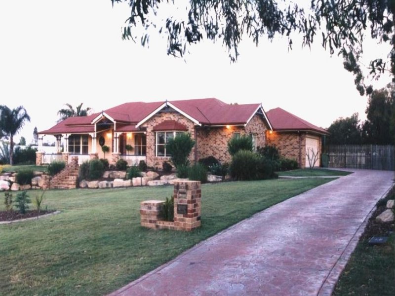 8 Koala Cres, Gatton, QLD 4343