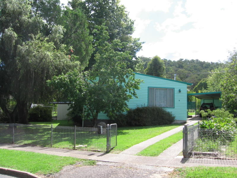 9 Chisholm Street, Khancoban, NSW 2642