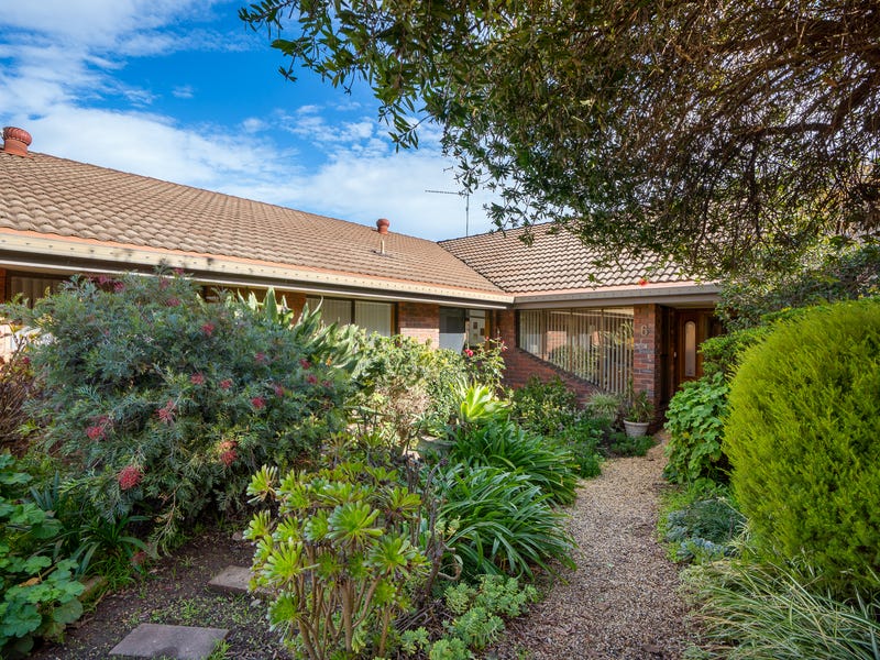 6 Amaroo Avenue, Cowra, NSW 2794 House for Sale