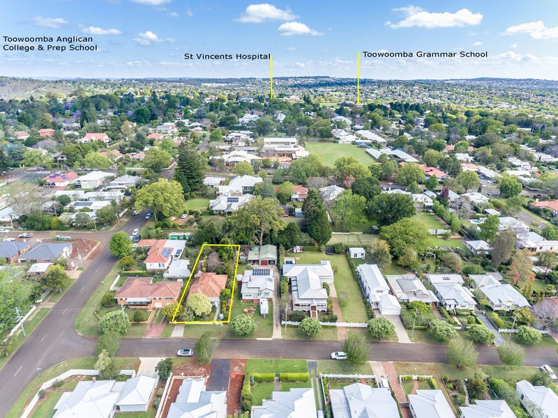2A Dunmore Street, East Toowoomba, QLD 4350