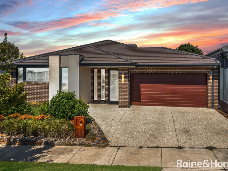 19 Rosenthal Boulevard, Sunbury, Vic 3429 Property Details