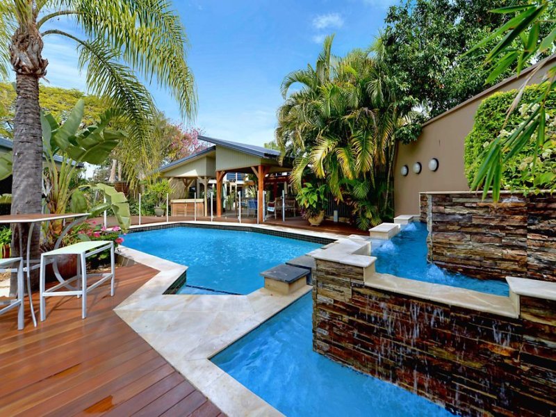 118 Savoy Drive, Broadbeach Waters, QLD 4218