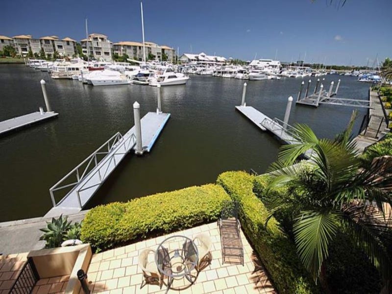 1522 Riverdale Drive, Hope Island, Qld 4212