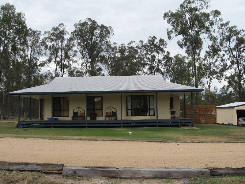 18 Hustons Road, Wondai, QLD 4606