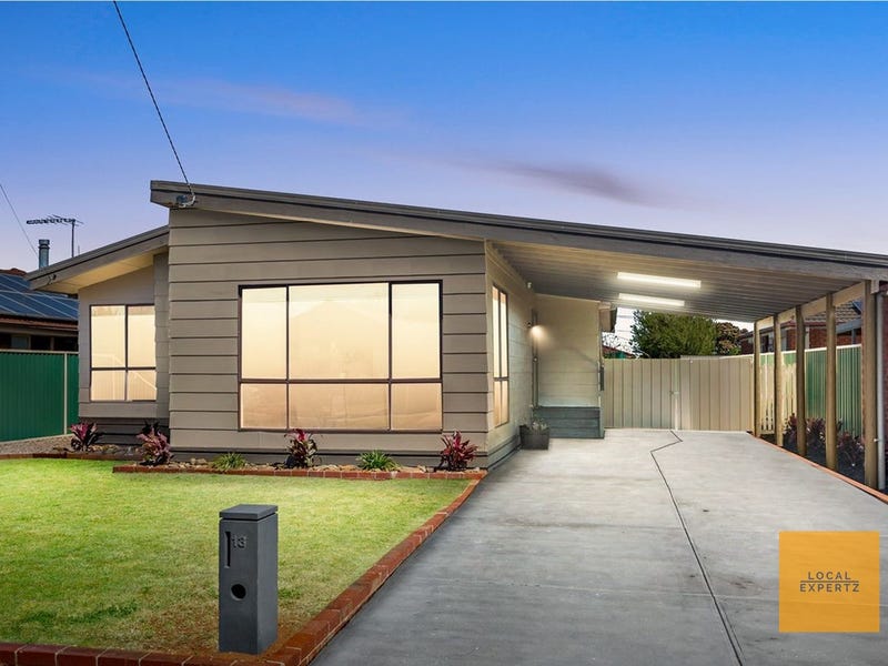 13 Westcott Parade, Rockbank, VIC 3335