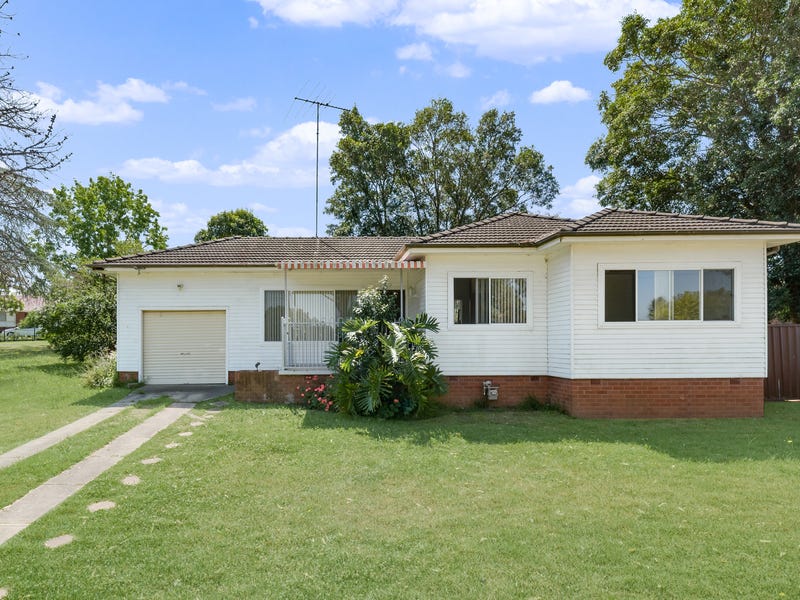 16 Caley Street, Bradbury, NSW 2560 Property Details