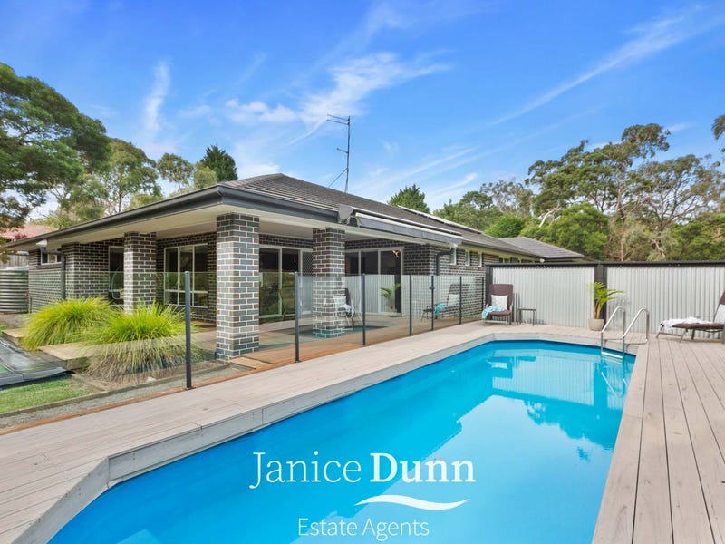 20 St Ives Avenue, Frankston South, Vic 3199 House for Sale