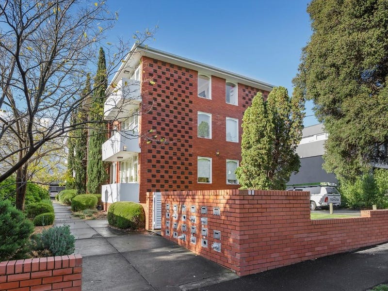 18 Gladstone Street, Kew, VIC 3101