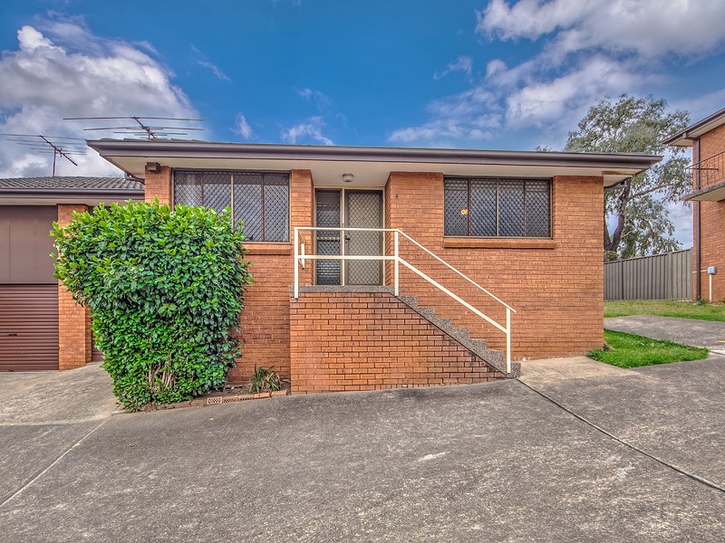 Villas for Sale in Campbelltown, NSW 2560