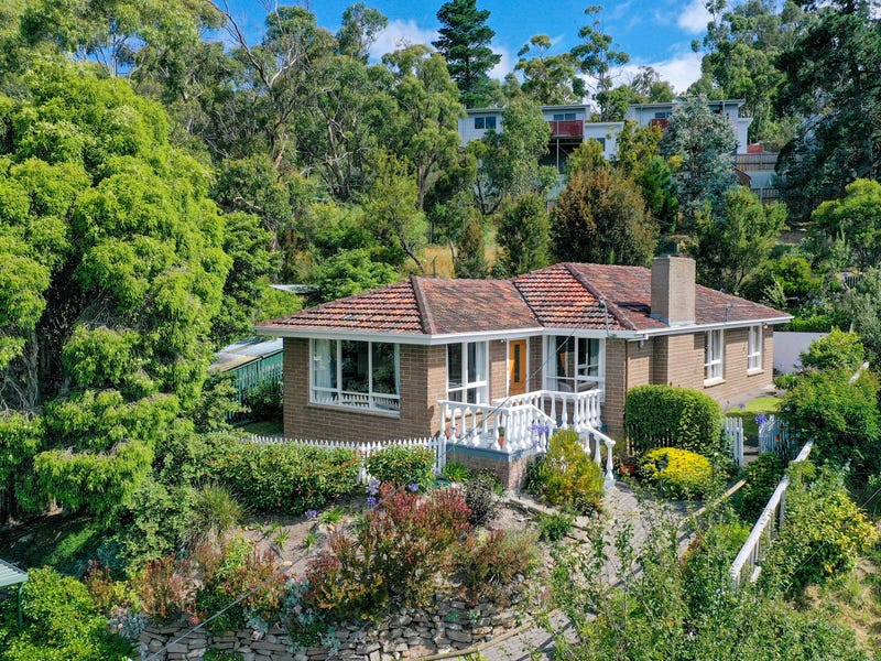74 Beach Road, Kingston Beach, TAS 7050