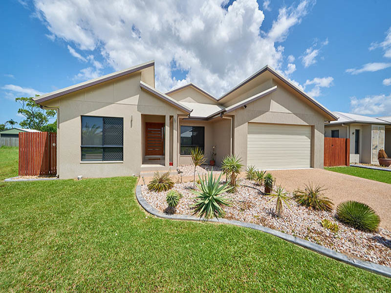 13 Beach Oak Drive, Mount Low,