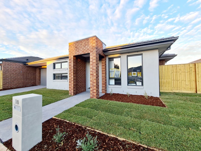 10 Strawberry Road, Manor Lakes, VIC 3024