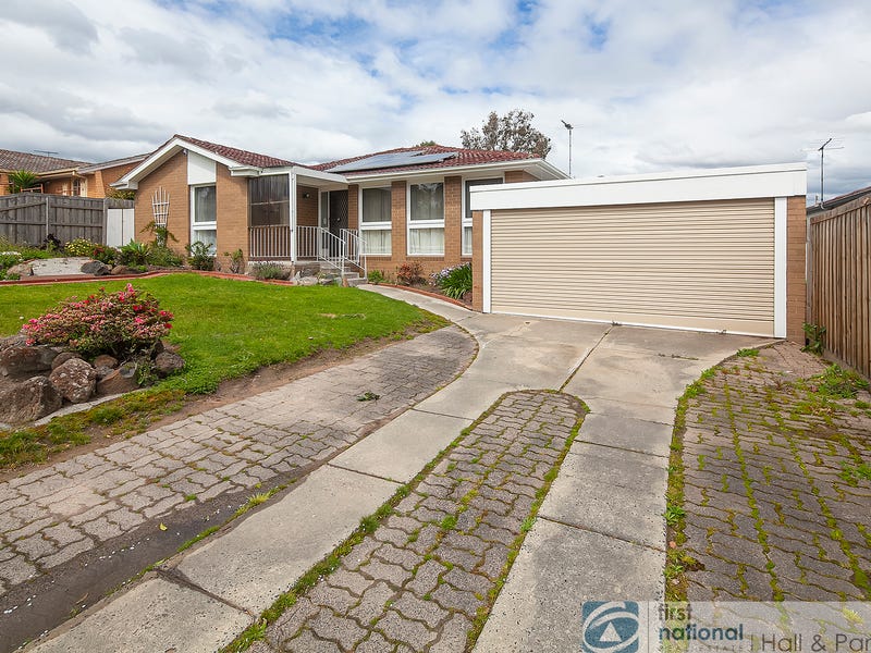 6 Isaac Smith Cres, Endeavour Hills, VIC 3802