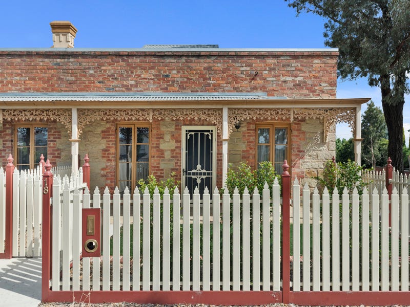 18 Valentine Street, Bendigo, Vic 3550 Property Details