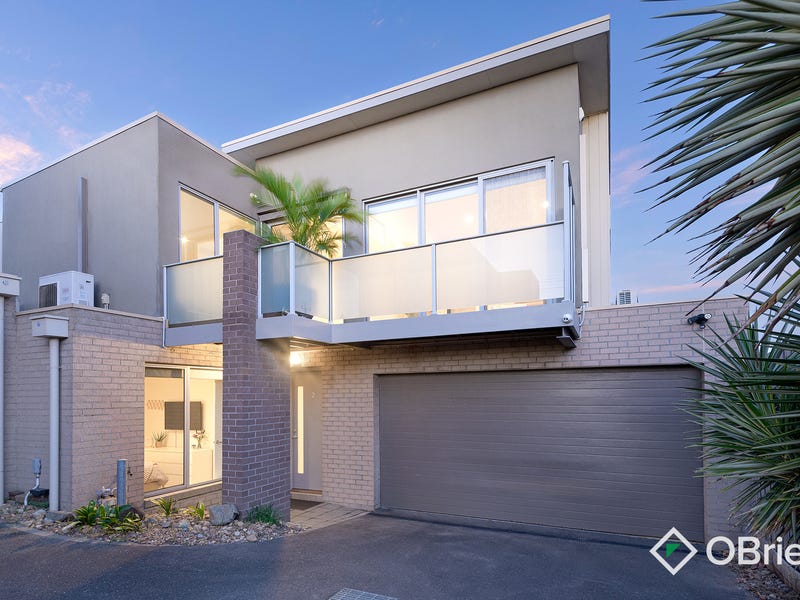 2/73 Nepean Highway, Seaford, Vic 3198 Townhouse for Sale