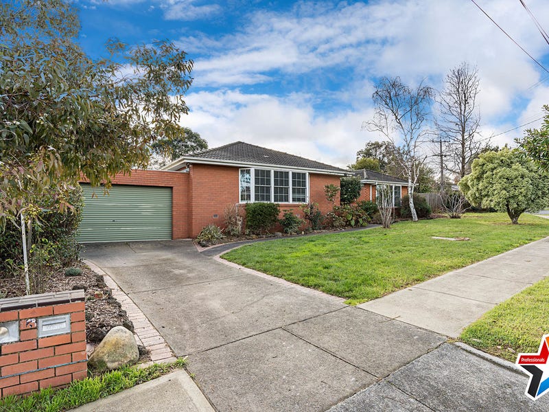 13 Geoffrey Drive, Kilsyth, Vic 3137 Property Details