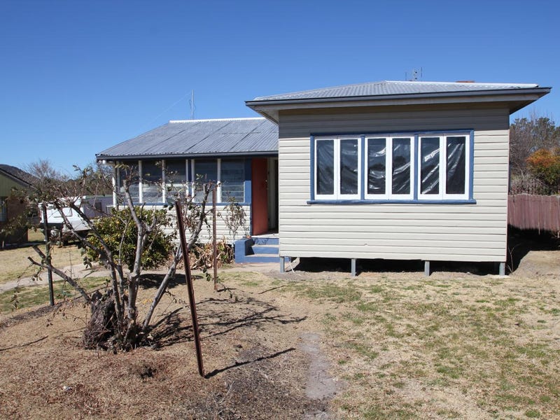 51 Douglas Street, Tenterfield, NSW 2372 Property Details