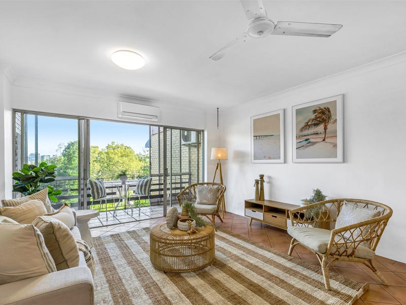 4/68 Crosby Road, Albion, Qld 4010 Property Details