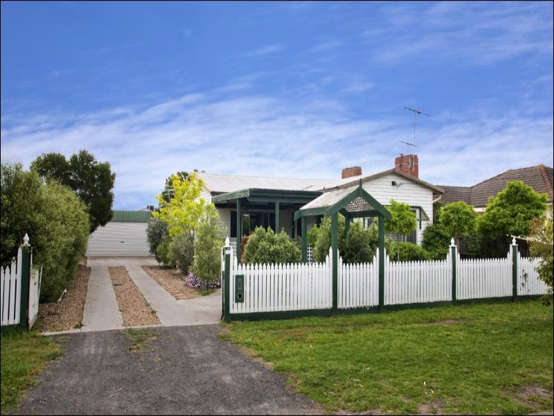 109 Mcclelland Avenue Lara VIC 3212 realestate .au