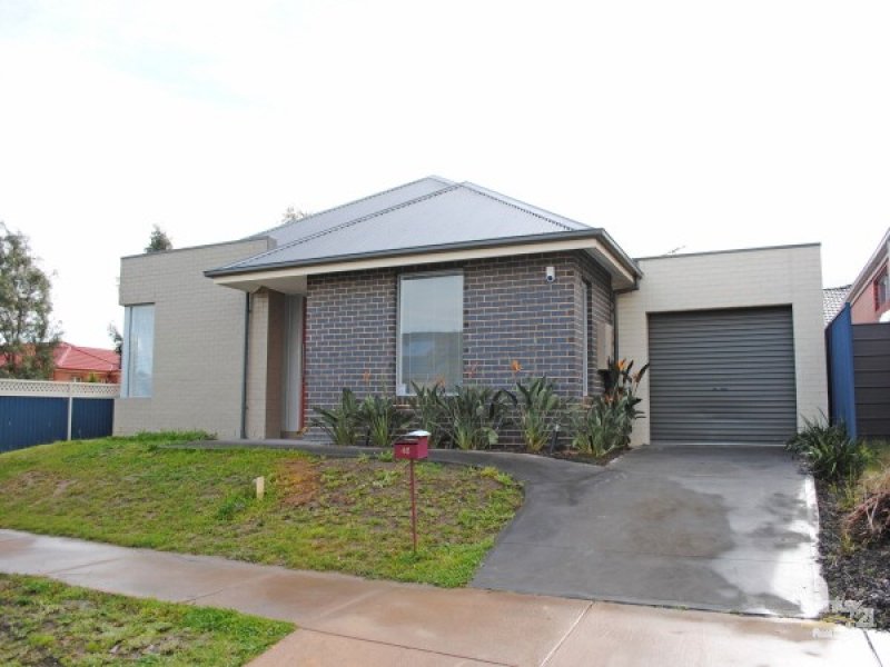 46 The Parkway, Pakenham, Vic 3810 Property Details
