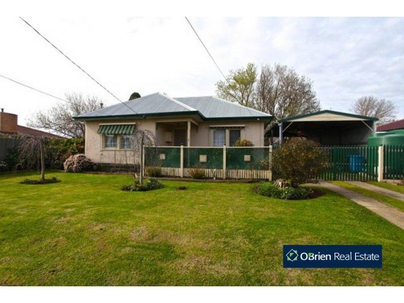 4 McLaren Avenue, Cranbourne, Vic 3977 Property Details