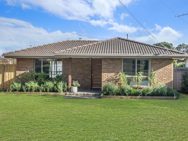 37 Clarke Street, Allansford, Vic 3277 Property Details