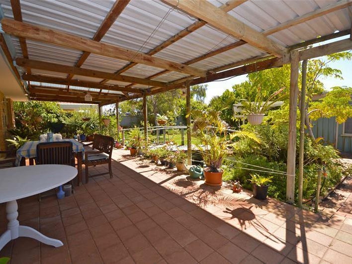 67 Hawker Street, Safety Bay, WA 6169