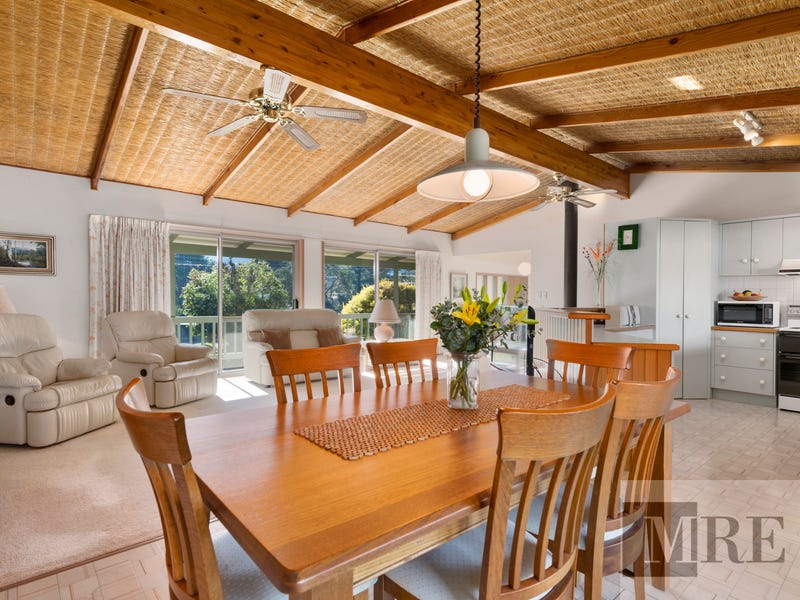 74 Willow Lake Drive, Macs Cove, VIC 3723