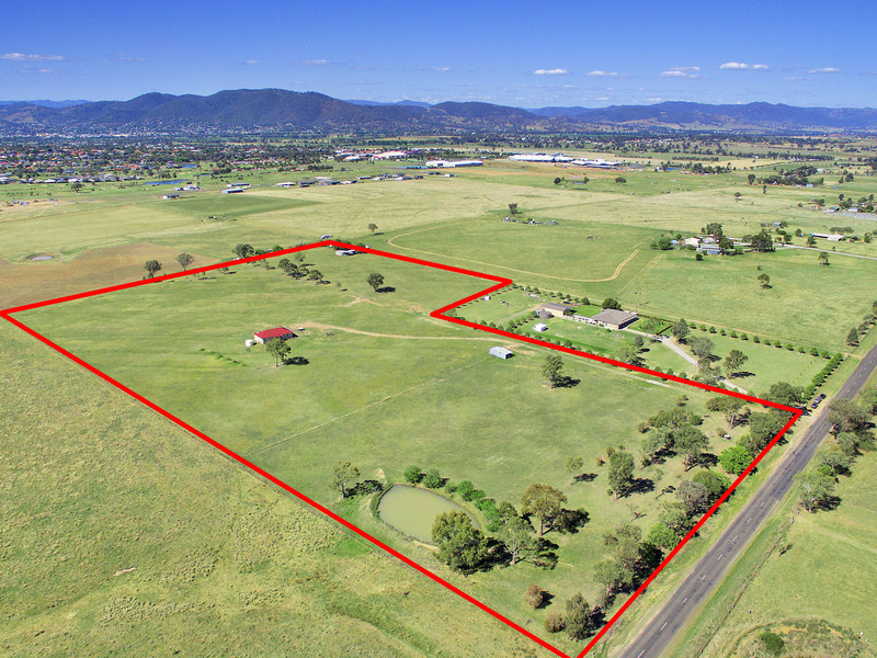 237 Burgmanns Lane, Tamworth, NSW 2340 Property Details