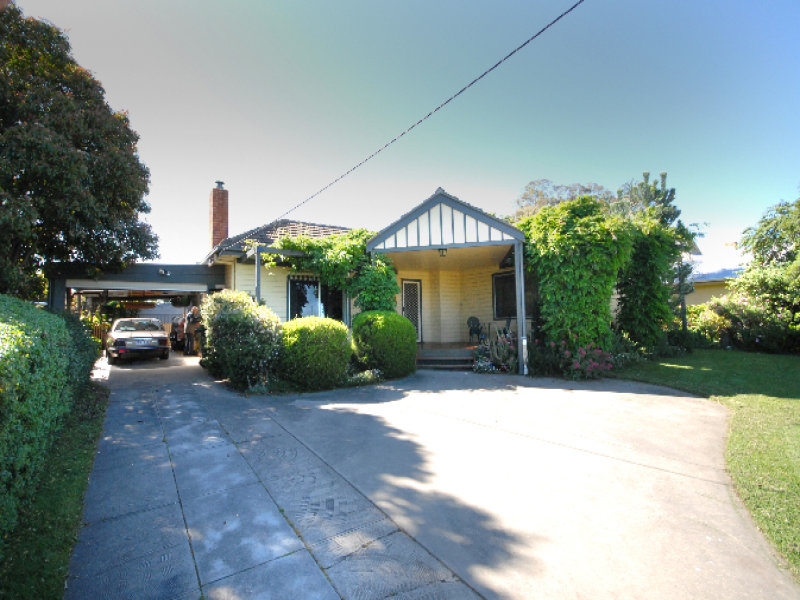 35 Robb Street, Bairnsdale, Vic 3875 Property Details