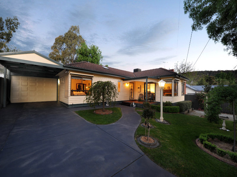 17 Rollings Road, Upper Ferntree Gully, VIC 3156