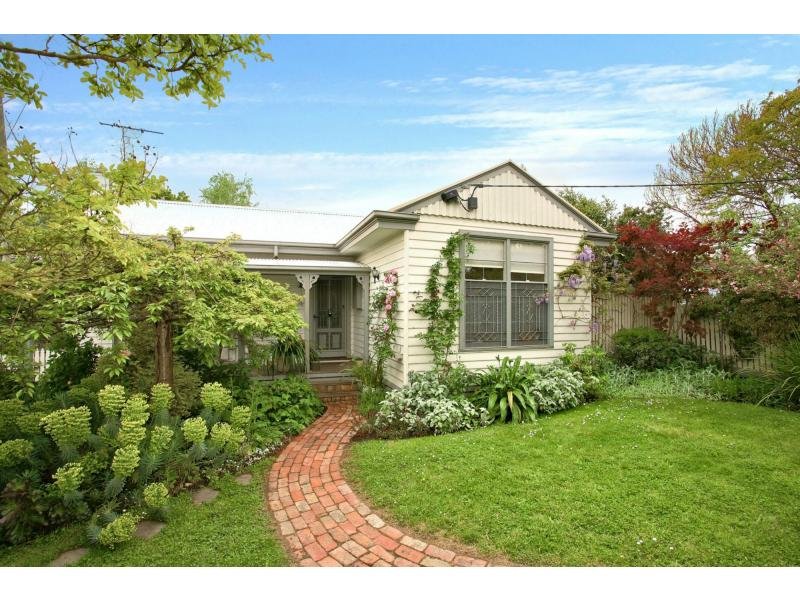 3 Woodhouse Grove, Box Hill North, VIC 3129