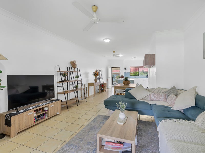 8/6 Short Street, Redlynch, Qld 4870 Property Details