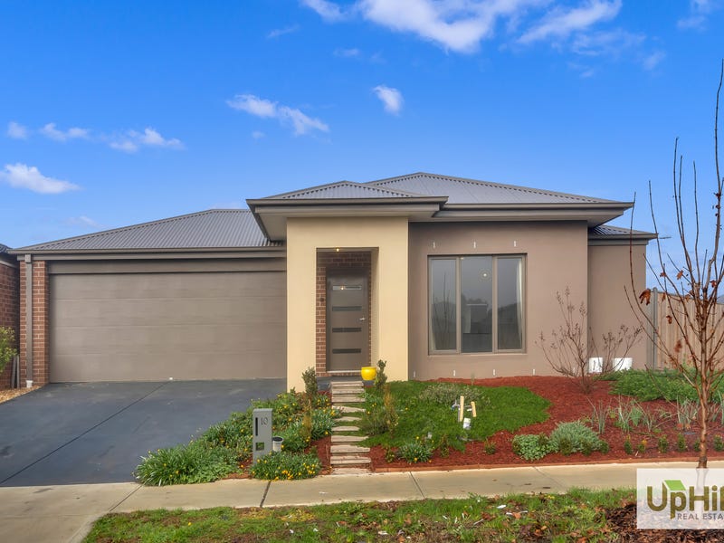 10 Carisbrooke Way, Clyde North, VIC 3978