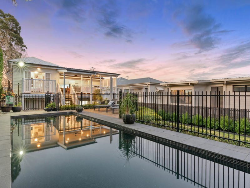 15 Barlow Street, Clayfield, Qld 4011 Property Details