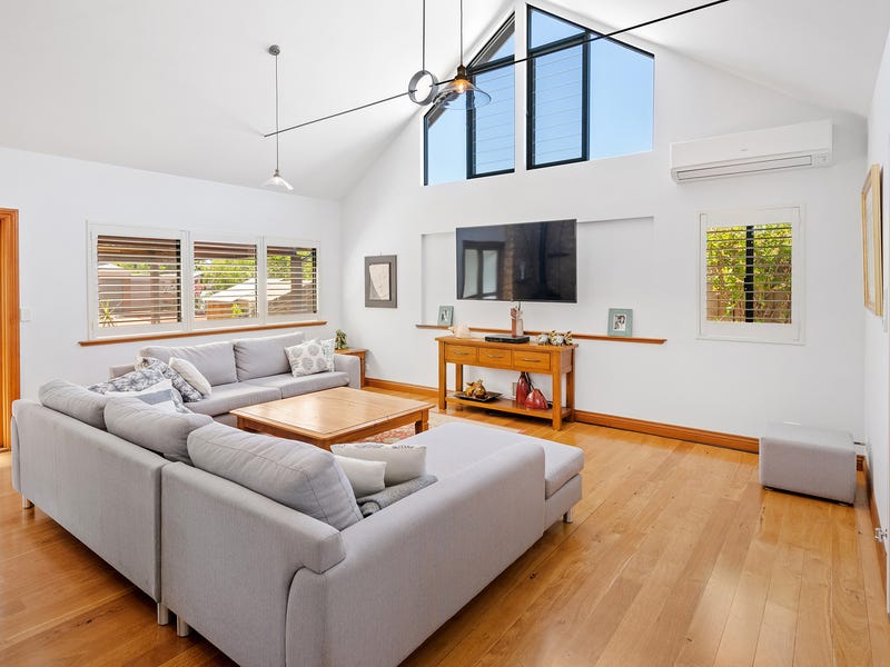 30 Dunsborough Lakes Drive, Dunsborough, WA 6281 Property Details