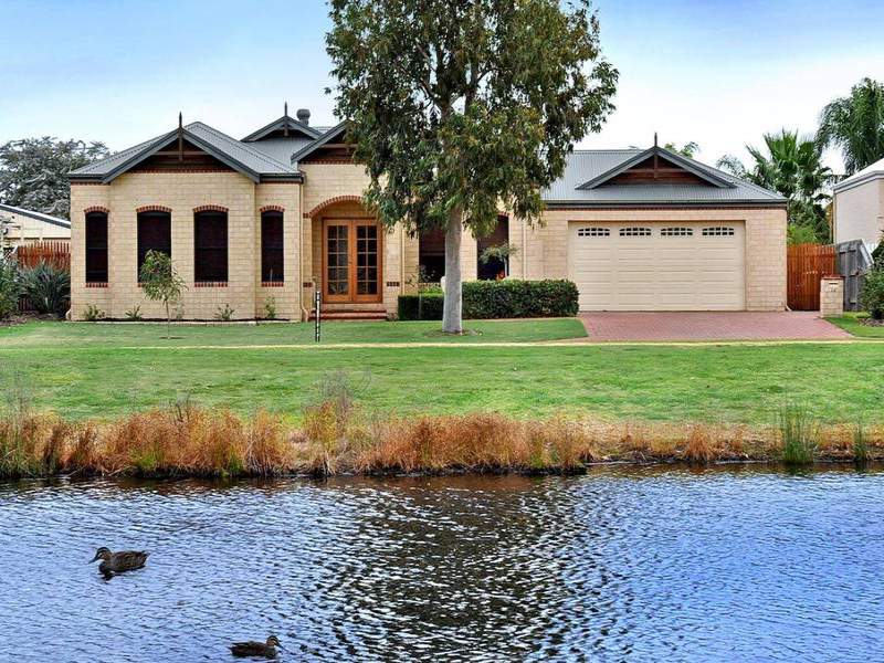 24 Braidwood Drive, Australind, WA 6233 Property Details