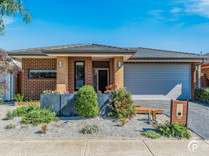 17 Anfield Road, Clyde North, VIC 3978