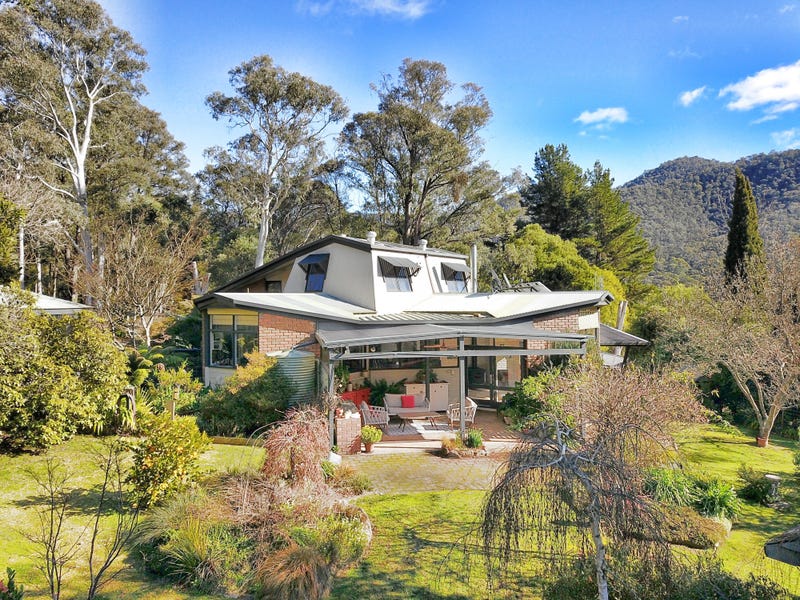 304 Great Alpine Road, Harrietville, VIC 3741