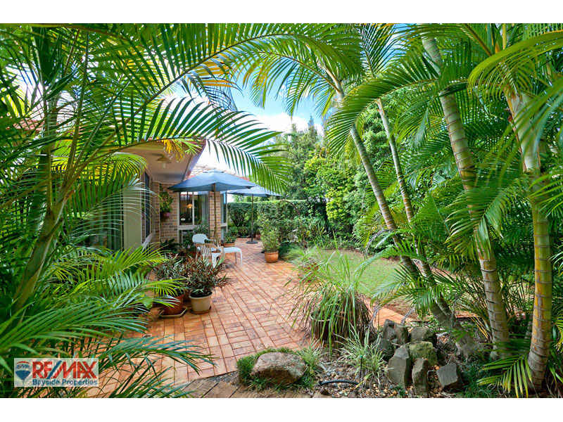 17 Macgregor Drive, Birkdale, Qld 4159 Property Details