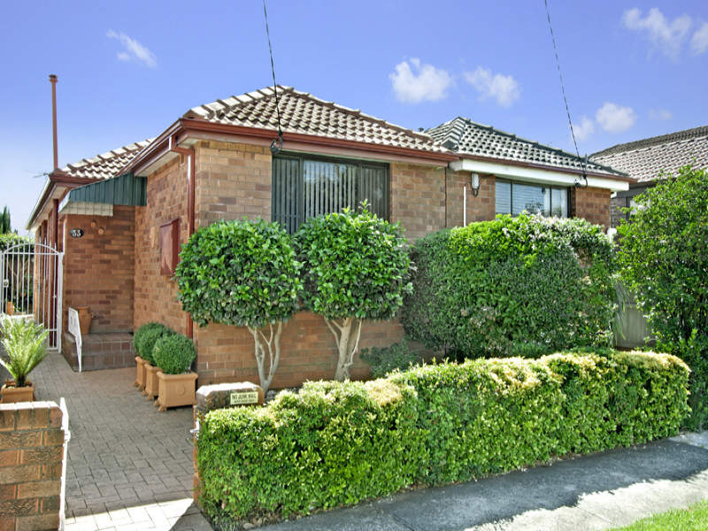 33 Robinson Street, Eastlakes, NSW 2018