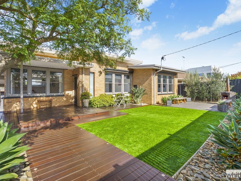 15 Malvern Grove, Manifold Heights, VIC 3218