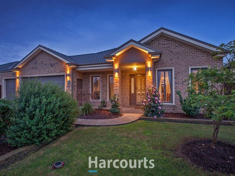 8 Lavender Avenue, Pakenham, Vic 3810 Property Details
