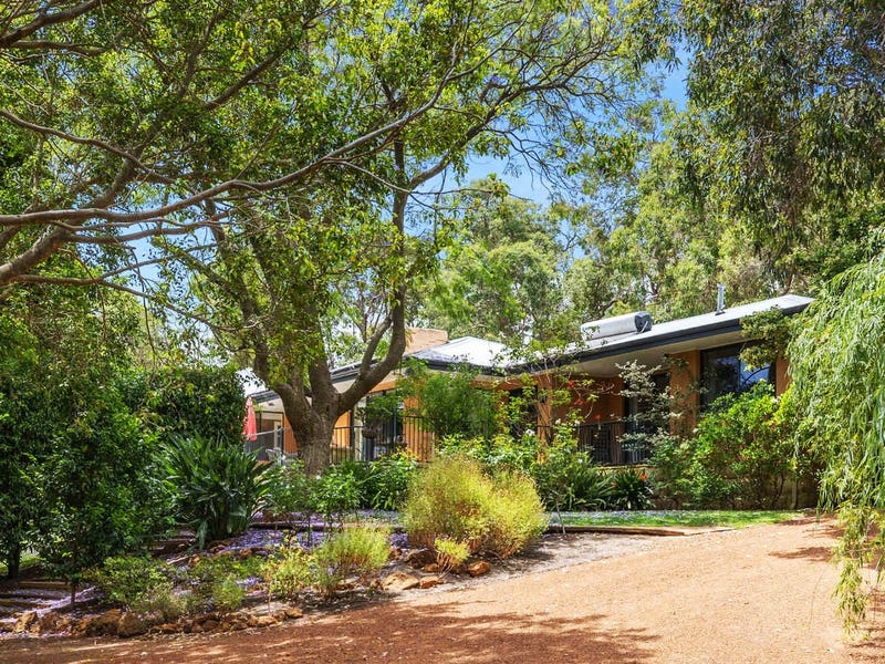 15 Elizabeth Street, Kalamunda, WA 6076 Property Details